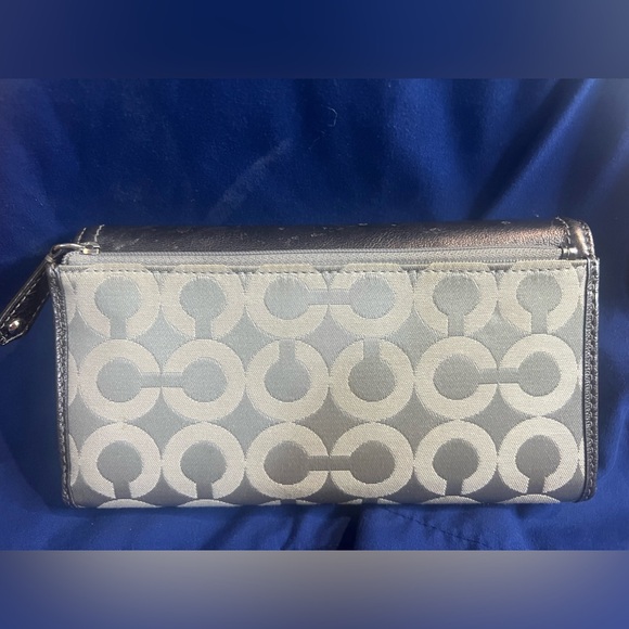 ***SOLD*** Coach Wallet and box - Picture 10 of 11